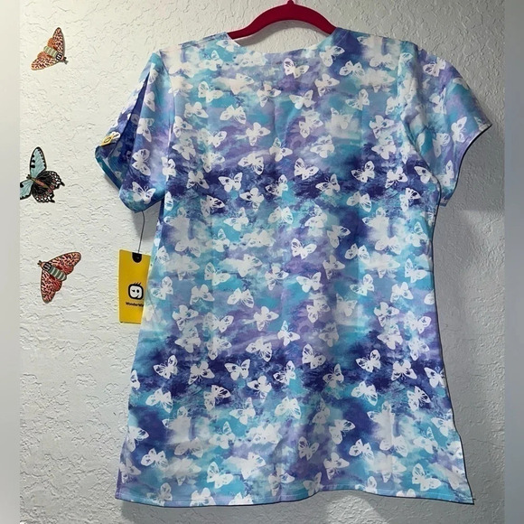 WonderWink Butterfly Scrub Top (NWT) - Picture 5 of 9